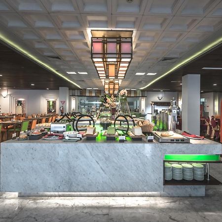 Harris Hotel & Conventions Malang Kültér fotó