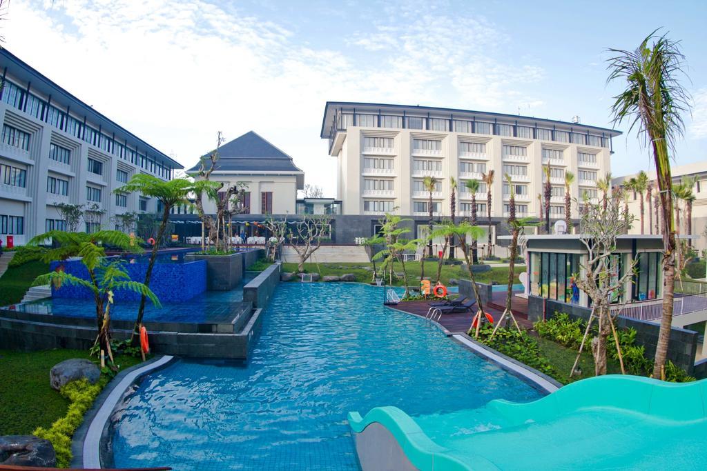 Harris Hotel & Conventions Malang Kültér fotó