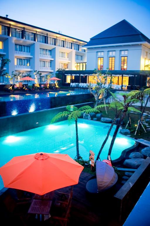 Harris Hotel & Conventions Malang Kültér fotó