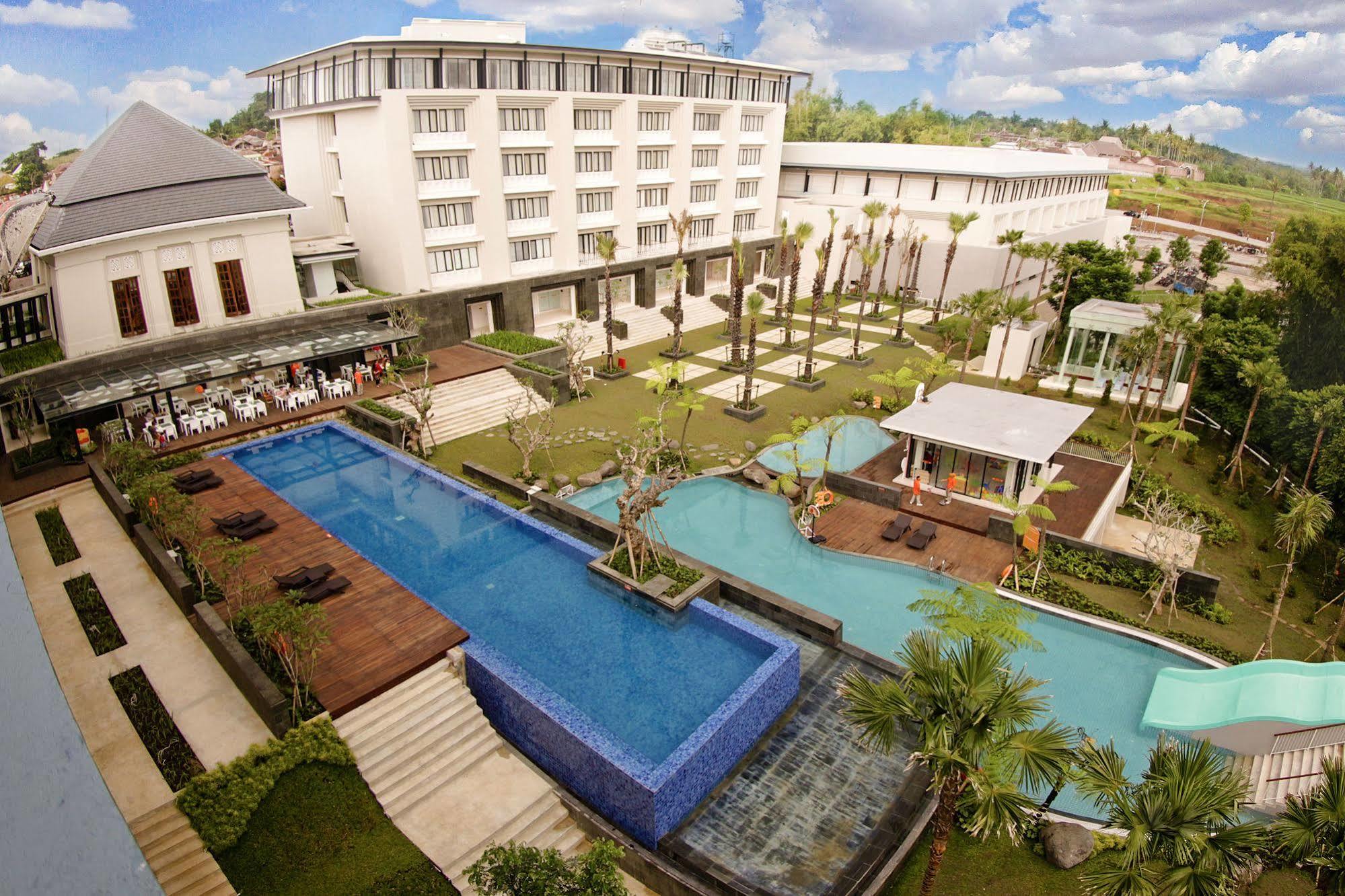 Harris Hotel & Conventions Malang Kültér fotó