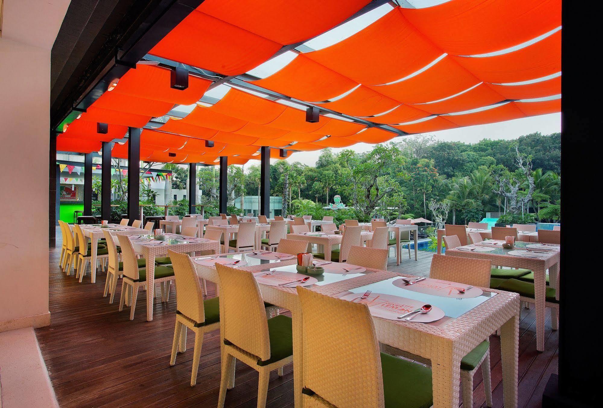 Harris Hotel & Conventions Malang Kültér fotó